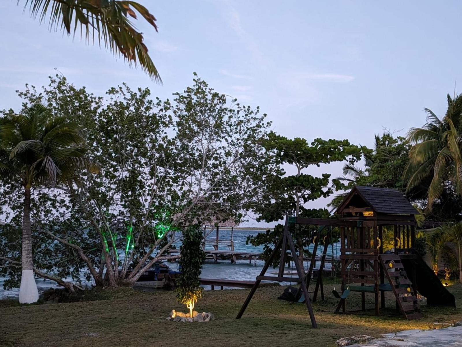 Cabana Con Muelle Privado En La Laguna De Bacalar Exterior foto